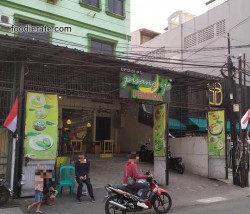 Kedai Es Pisang Ijo Pemuda Tanjung Duren