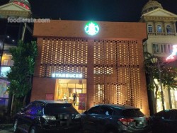 Starbucks Coffee Ruko Crown Golf Pantai Indah Kapuk (PIK)