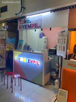 Toko Nyempil Blok M Hub Blok M