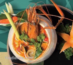 Tom Yam Goong Maphoon