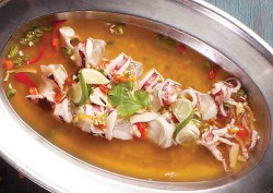 Steamed Squid With Lemon And Chili Sauce