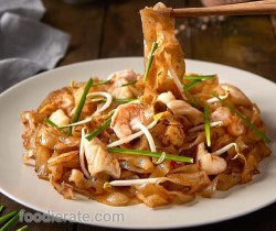 Sambal Fried Kwetiaw With Seafood