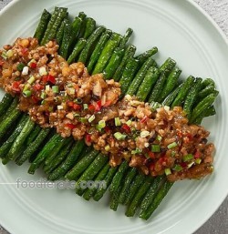 Stir Fried Long Bean With Minced Chicken