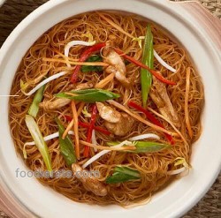 Fried Beehoon With Chicken Wee Nam Kee