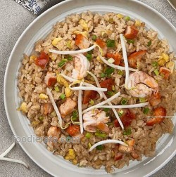 Wee Nam Kee Fried Rice With Chicken & Prawn