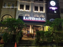 Kaffeeholic Ruko Emerald Pantai Indah Kapuk (PIK)