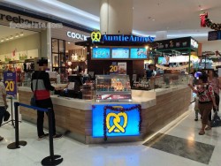 Auntie Anne's Puri