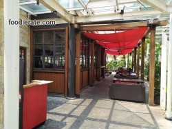Lokasi Outdoor TGI Fridays di Central Park