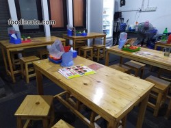 Interior Tempat Makan Mie Onlok di Grogol