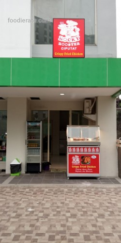 Lokasi Rocky Rooster di Apartemen Green Lake View