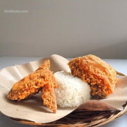 Paha Bawah, Paha Atas, Dada, Nasi Putih, Sambal Matah, Nasi + Sayap + Paha Bawah, Nasi + Sayap + Paha Atas, Nasi + Sayap + Dada, Air Mineral Gelas, Air Mineral Botol