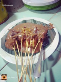 Sate Padang Ajo Buyuang yang tereenak di Bekasi Selatan sudah banyak dikunjungi orang lokal/orang asing pokonya harus ke sini makan sate Padang Ajo Buyuang Mantapppp....