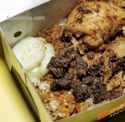 Nasi Ayam + Paru + Serundeng + Sambal Bawang Nasi Kulit Syuurga