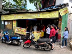 Lokasi Ayam Pedas Bu Kar di Tomang