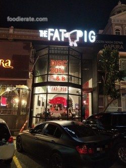 Lokasi The Fat Pig di Ruko Crown Golf