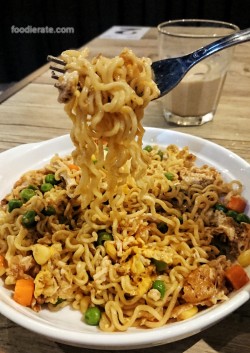 Ayam guling, chicken rotisserie, steak, pasta, coffee, aglio olio, spaghetty bolognais, chicken steak, beef steak, indomie goreng, indomie rebus, singkong stick.