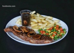 Ayam guling, chicken rotisserie, steak, pasta, coffee, aglio olio, spaghetty bolognais, chicken steak, beef steak, indomie goreng, indomie rebus, singkong stick.