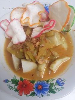 Lontong sayur tanpa telur rebus