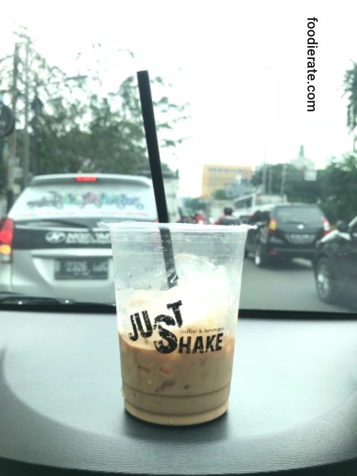 Foto Kopi and smoothie